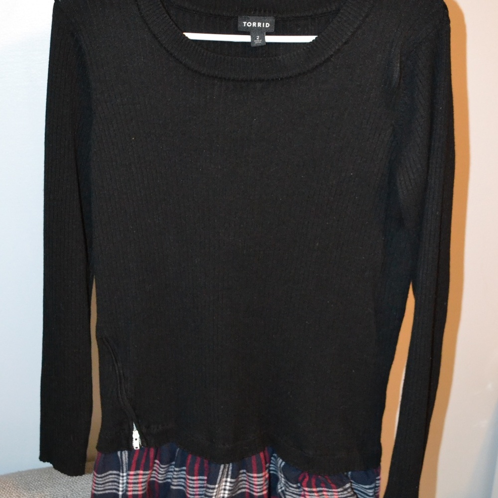 Torrid Black Sweater Top Sz 2 with plaid trim